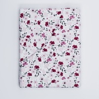 Prześcieradło z gumką do łóżeczka 80x200 bawełniane | 415bor | biało bordowe | kwiaty bratki